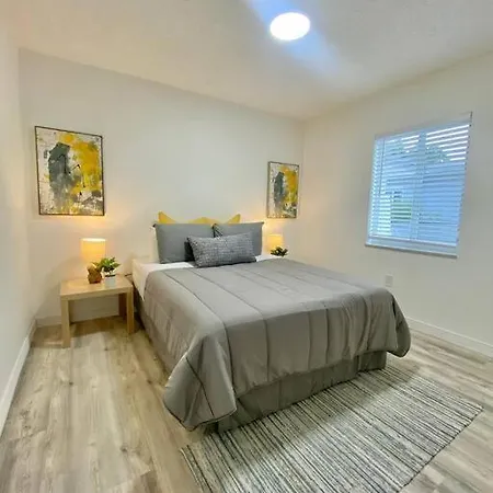 Beautiful & Relax Family House 2/1- Free Parking Villa